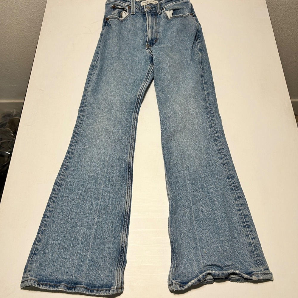 Abercrombie & Fitch Curve Love Vintage Flare High Rise Jeans Light Wash 24 00S